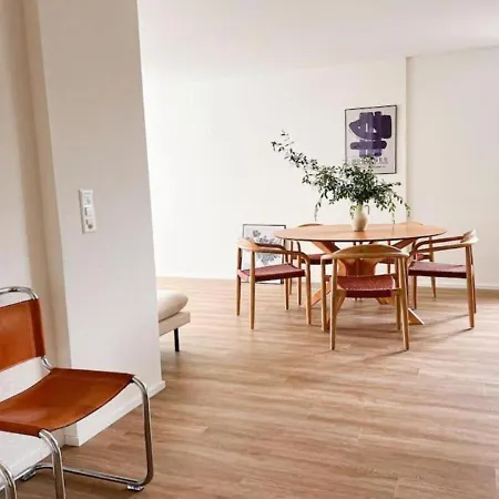City Comfort - 2br Newly Renovated -301-